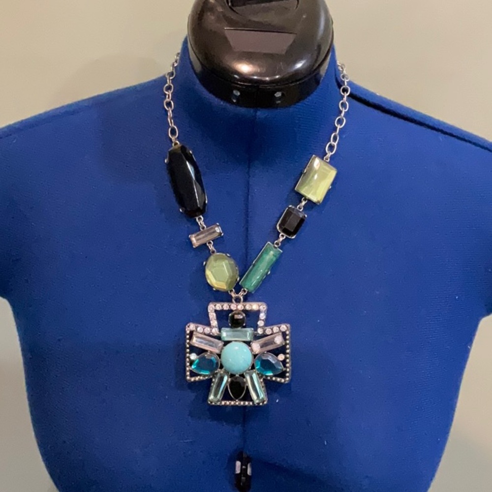 Cross like rhinestone necklace